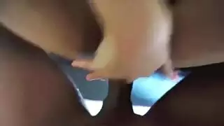 خيال أكاديمي: فتاة ذكية تستمني على فرجها الحليق