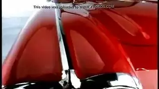 العاهرة العاطفية تفتح ساقيها لفعل جنسي صريح ومكثف