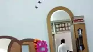 ربة منزل خائنة تحصل على قذف شرجي خشن من الشيخ الناضج