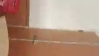 شارلوت ستوكلي في مشهد جنس جماعي حيواني قذر