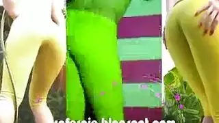 خيال عائلي سحاقي: فتاة مراهقة تطالب بجسد أمها