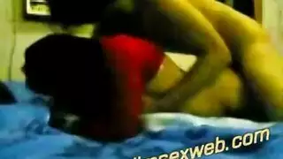 شخضيمزقملابسبنت