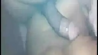 فتاة سعودية تأخذ قضيب شاب أسمر كبير