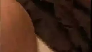 الابن يمارس الجنس مع أمه في غياب ابيه وهي