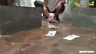 حركة إيلاج مزدوج صريحة: نيكول أنيستون تأخذ قضيبين عميقًا داخلها