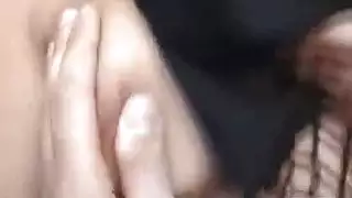 مشهد إباحي بولندي صريح: فتاة مسلمة تمص القضيب بلعاب بجوار الأهرامات