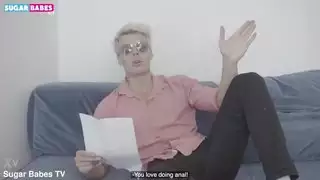 فتاة رودس أمينة تتدفق في مشهد إباحي قوي