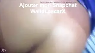 فتاة محجبة تُمارس الجنس بقوة في كابينة تسميرها الخاصة