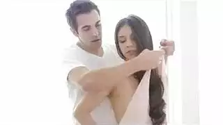 دمية لوسي هي الحصول على قضيبين كبيرين في كس ضيق في نفس الوقت