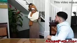 لحس أمراه ذات تدين كبيرين