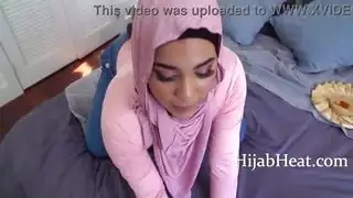 وجبة العاهرة العربية الممتلئة الخفيفة هي مقدمة لوضعية الكلب