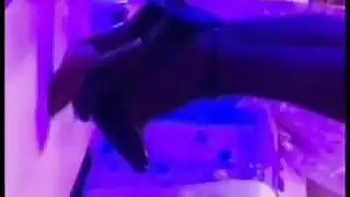 خيال الجنس الجماعي: ثلاثة شباب يركبون فتيات سمراوات بقوة