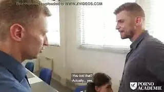 أكبر تيز النساء